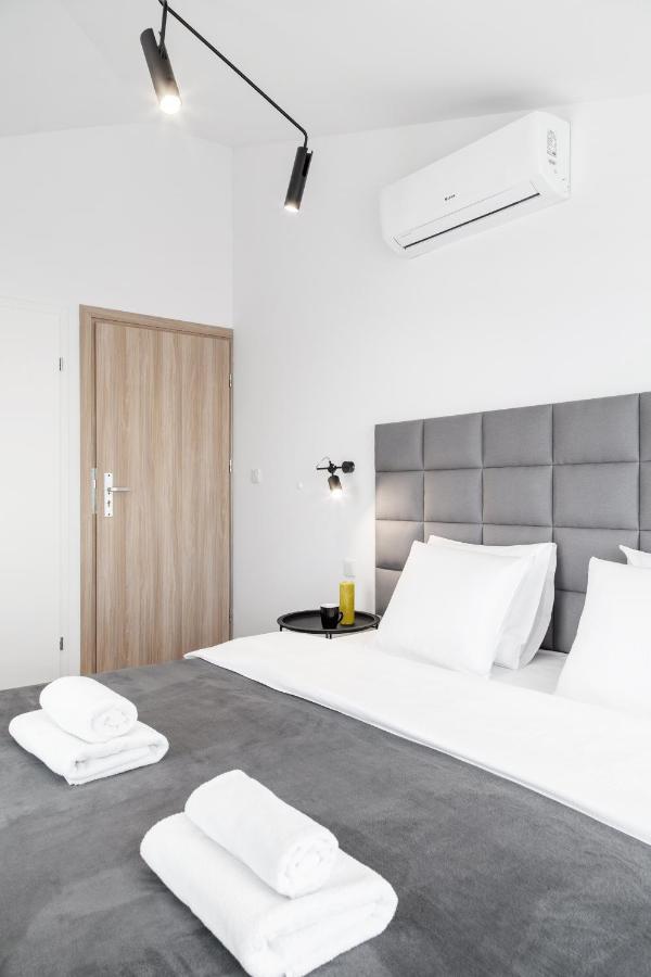 Househost Apartament: Ul. Miodowa 42/42B Cracóvia Exterior foto